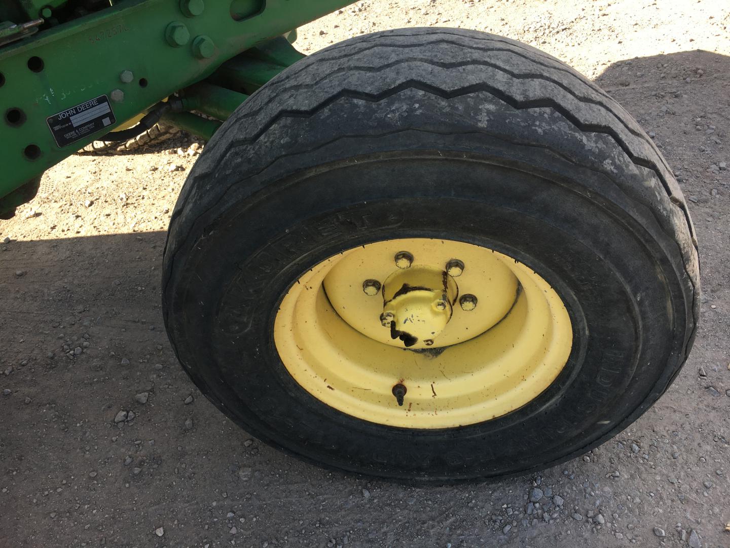 ./imagenes/INVOICE/2019/15372/TRACTOR JOHN DEERE_6520D (20) - copia.JPG